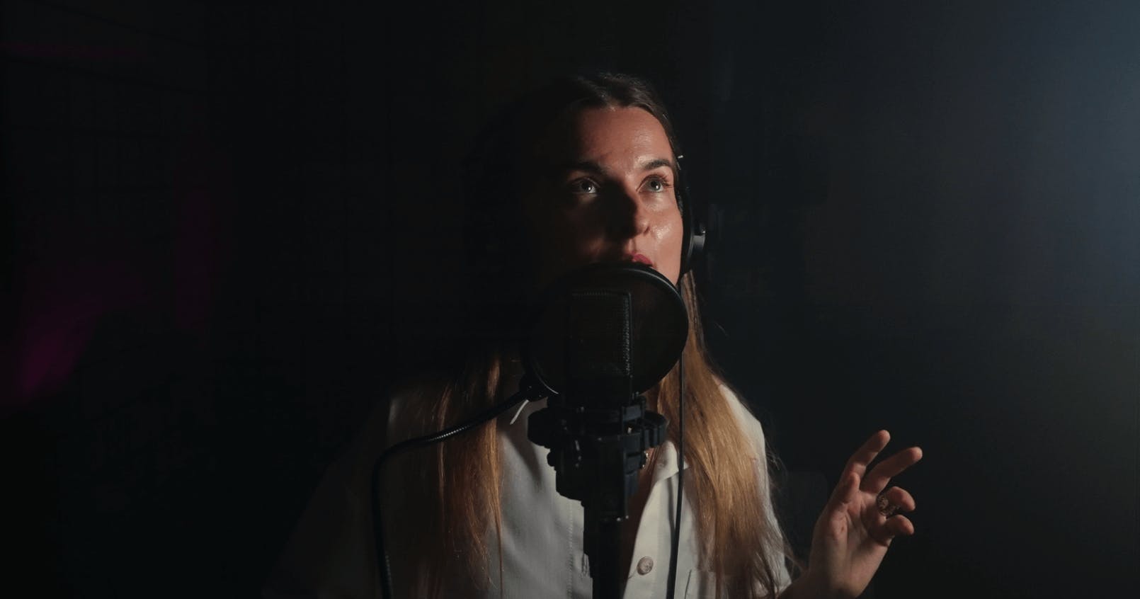 What is voiceover and how to use it