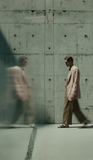 How to blend images using AI